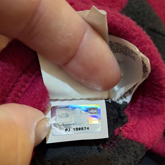 The North Face Women's Denali Etip Gloves. - Picture 14 of 15